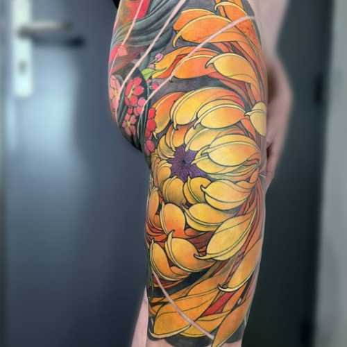 77 tatouage japonais chrysanthème